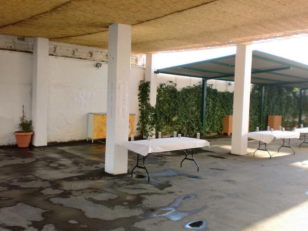Hostal Las Tres Jotas Alcaracejos Exterior photo